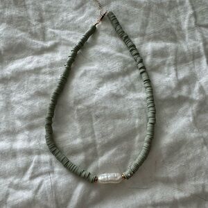 Green colored bead & pearl necklace